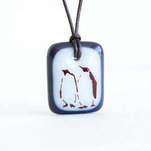 Emperor Penguin couple necklace, mother daughter jewelry, penguins fused glass pendant necklace, mama bird necklace, arctic penguin gift image 2