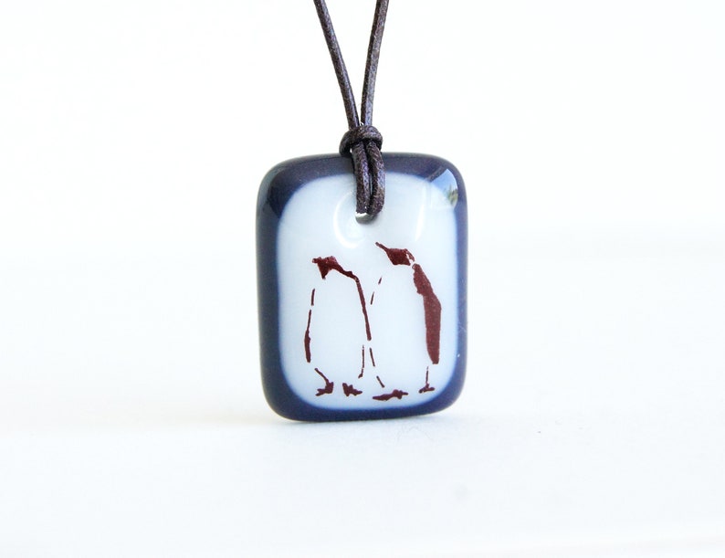 Emperor Penguin couple necklace, mother daughter jewelry, penguins fused glass pendant necklace, mama bird necklace, arctic penguin gift image 2