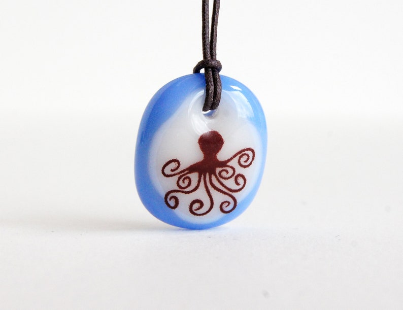 Octopus Necklace / Ocean Lover / Sea Animal Jewelry / Octopus Jewelry, nautical Cream / Periwinkle