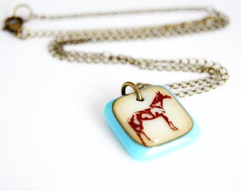 Horse Necklace, equestrian jewelry, horse lover necklace, cheval bijoux, Secretariat charm, Kentucky Derby gift, thoroughbred horse racing