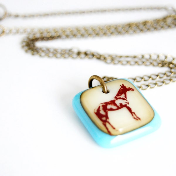 Horse Necklace, equestrian jewelry, horse lover necklace, cheval bijoux, Secretariat charm, Kentucky Derby gift, thoroughbred horse racing