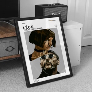 K&ouml;nnte beinhalten: Ein Schwarzwei&szlig;-Poster mit einer stilisierten Illustration der Charaktere aus dem Film "L&eacute;on: The Professional". Das Poster zeigt den Text "L&eacute;on: The Professional" in einer fetten, serifenlosen Schrift.