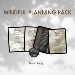 Puede incluir: Una descarga digital titulada "Mindful Planning Pack" con cuatro tabletas que muestran guías de rutina diaria. Las guías incluyen secciones para la mañana, el cuidado personal, la noche y los objetivos. El paquete incluye 6 páginas.