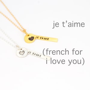JE T&#39;AIME Stick Anhänger, französische &#39;I love you&#39; Halskette, umweltfreundliches SterlingSilber. Handgefertigt von Schokolade und Stahl