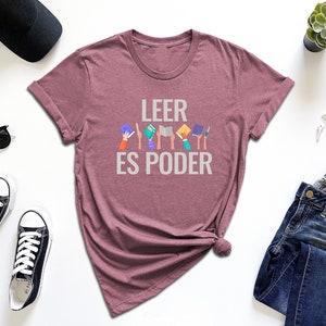 a t - shirt that says leer es podder on it