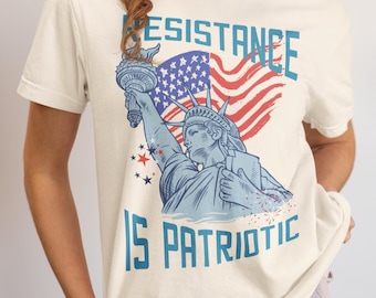 Maglietta Comfort Colors® Resist / Maglietta di protesta patriottica / Maglietta con dichiarazione politica discreta / Regalo per attivisti del 4 luglio