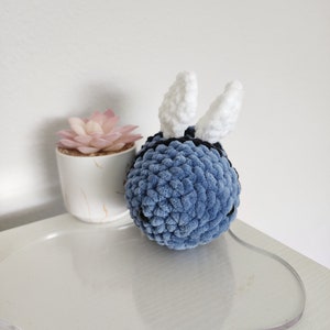 Small Crochet Bee