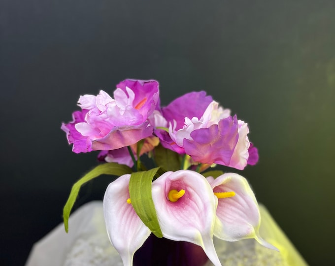Violet whisper, calla lilies, blooming tulips, artificial flower arrangement, perfect to brighten up any space