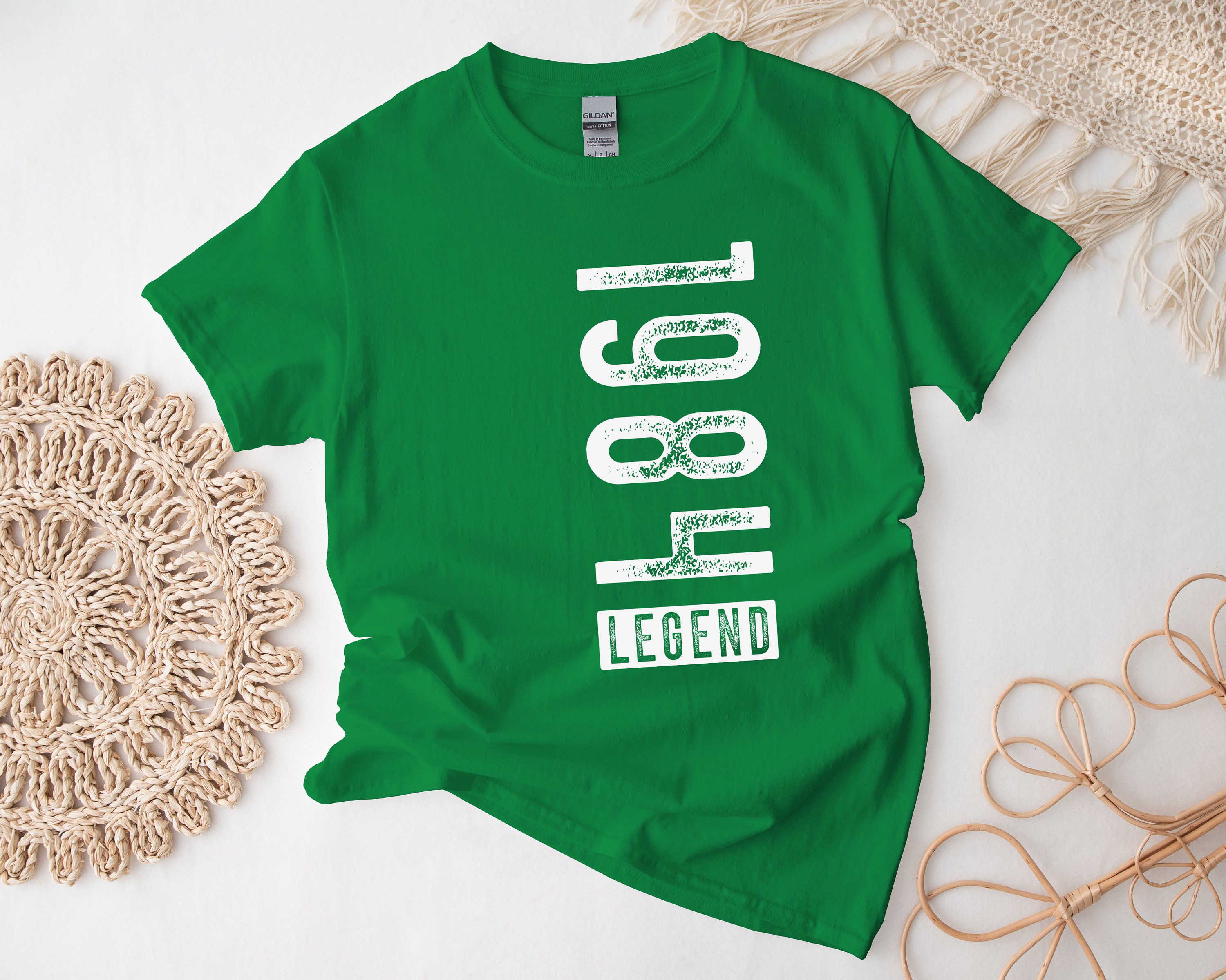 1984 年誕生日シャツ、カスタム年誕生日ギフト T シャツ