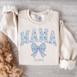 Personalized New Mama Sweatshirt, Coquette Floral Mama Est Sweatshirt, Custom New Mom Gift, Expecting Mom, Baby Announcement Cozy Sweatshirt