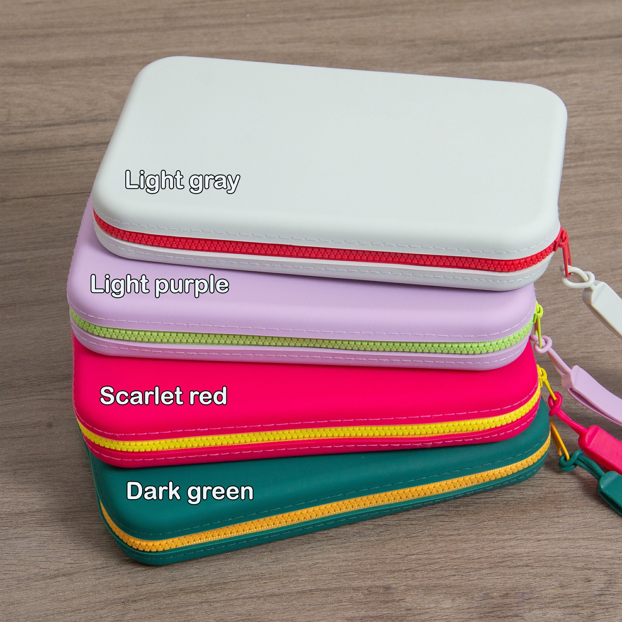 Custom Engraved Silicone Makeup Bag, Personalized Cosmetic Brush Case with Strap, Ideal Gift for Friends, Families & Makeup Lovers