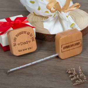 Cinta métrica de madera grabada personalizada de 2 m, herramienta de medición personalizada en caja de regalo, regalo ideal para artesanos, familias y eventos corporativos