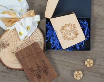 Personalisierter Holzkartenetui mit Geschenkbox, individuell gravierter eleganter Visitenkartenhalter für Profis