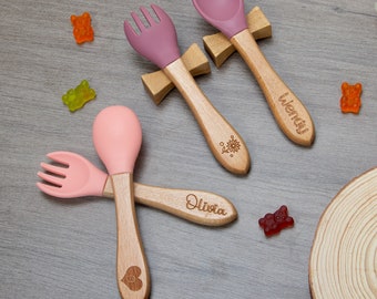 Ensemble de couverts en silicone personnalisés pour bébé, fourchettes et cuillères gravées sur mesure, parfait pour les premiers repas de bébé