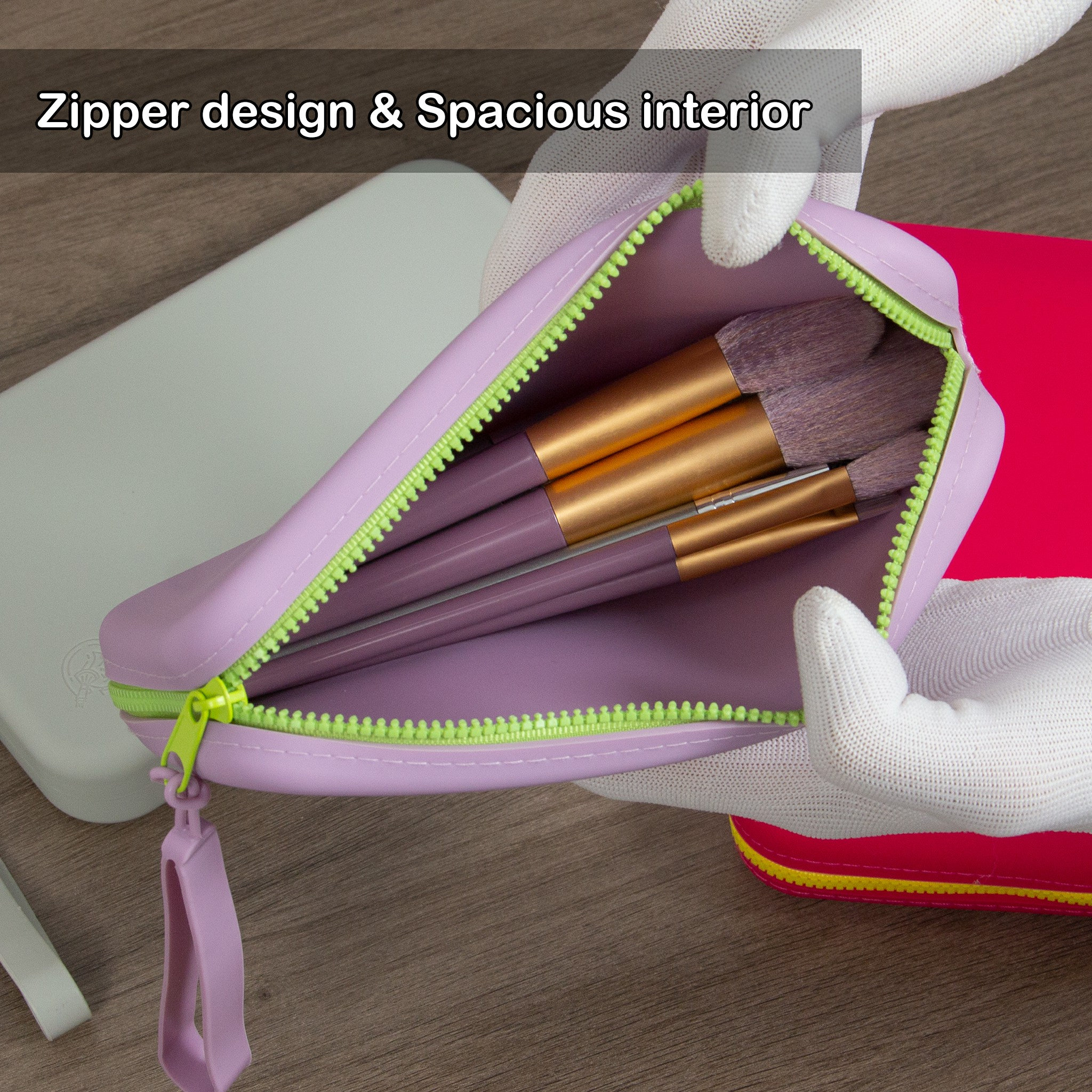 Custom Engraved Silicone Makeup Bag, Personalized Cosmetic Brush Case with Strap, Ideal Gift for Friends, Families & Makeup Lovers