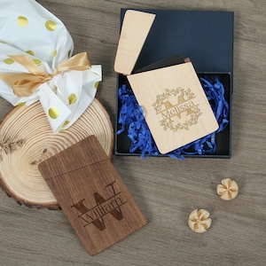 Estuche para tarjetas de presentación de madera grabado a medida, tarjetero personalizado en caja de regalo, regalo ideal para ejecutivos, profesionales y graduados