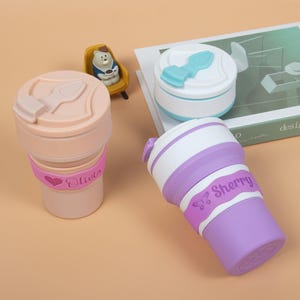 Vaso de agua de silicona plegable con grabado personalizado de 375 ml, botella de viaje portátil personalizada y a prueba de fugas, ideal como regalo para viajeros y cumpleaños.