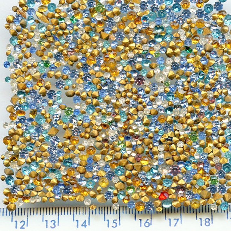 HUGE Lot of Glass Rhinestones 375 .2 Oz 2mm to 3mm Loose Etsy