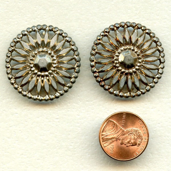 Pair 2 Shabby Metal DAISIES Buttons 1 1/8 inch size 6761