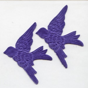 Par ROXO VELUDO PÁSSAROS Millinery Peças Prensadas Grandes Em Relevo de Moldes Antigos Musgo MAIS DISPONÍVEL