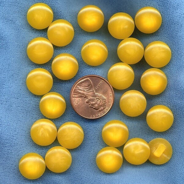 Two Dozen 24 Vintage  Golden Sunshine YELLOW buttons 7\/16 inch size 3065