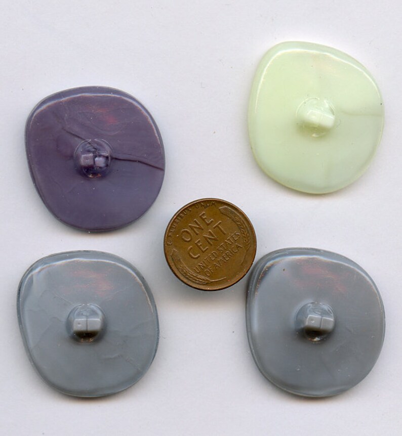 Choice 1 Czech Glass Button with Luster ABSTRACT LION 1 18 5991