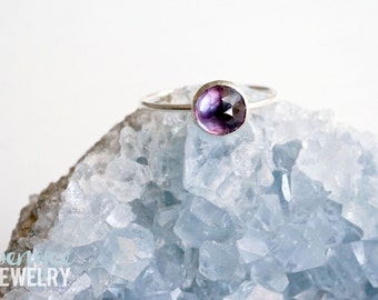 6mm alexandrite ring.  sterling silver ring. dainty gem ring. stacking ring. color changing rose cut alexandrite gem ring