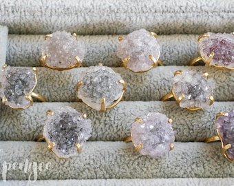 Bague Druzy en améthyste. Taille ajustable 5-8 en plaqué or