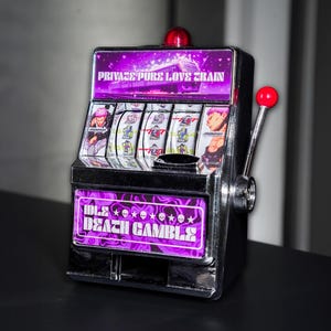 Restless Gambler JJK Hakari miniatuur slotmachine, bureauaccessoire, cadeaus voor hem/haar kameropstelling, JJK, anime-cadeaus