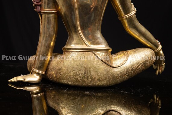 インド 金銅仏 写真集「Indian Bronze Masterpieces」 AN IMPORTANT GILT-BRONZE FIGURE OF VASUDHARA, NEPAL, EARLY MALLA