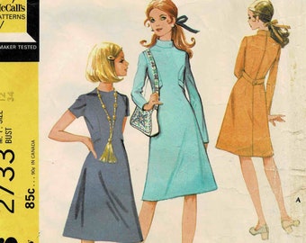 1970s Misses Petite Dress in Two Versions McCall's 2733 Vintage Sewing Pattern Size 12 Bust 34