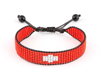 Handgemaakte kralenarmband met Zwitserse vlag: verstelbaar boho-koord