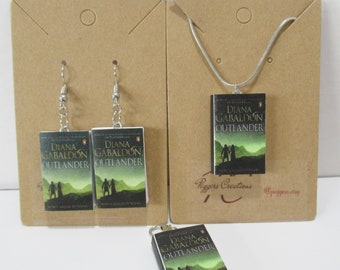 Collar de pendientes Outlander de libro en miniatura o encanto de bolso