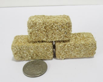 Miniature hay bales 1 1/2" set of 3