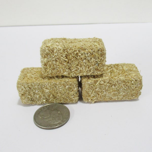 Miniature hay bales 1 1/2" set of 3