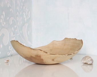 Wunderschöne dekorative Holzschale handgefertigt aus natürlicher heller Hainbuche - Rustikale Wohnkultur Schüssel aus Hainbuche Holz mit Live Rand