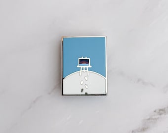 Easel in the Snow [Enamel Pin]