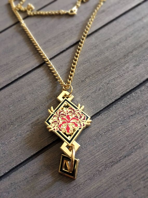 Golden Spider Lilies Necklace
