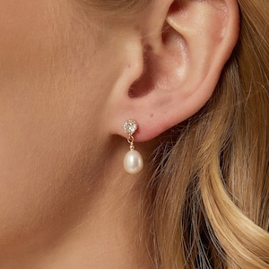Diamond Pearl Stud Earrings,Dainty Freshwater Pearl Earrings,Gold Minimalist Drop Earrings,Bridal Earrings,Wedding Earrings,Bridesmaid Gifts