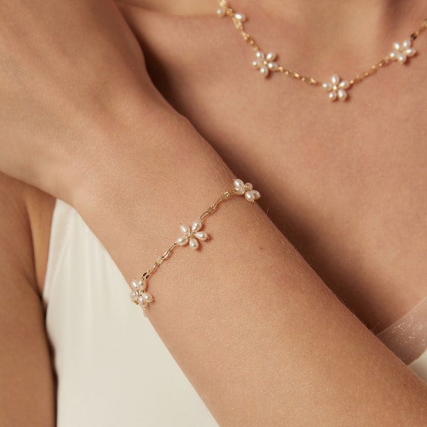 Natural Pearl Petal Bracelet,Beaded Flower Bracelet,Tiny Pearl Bracelet,Summer Bracelet,Pearl Necklace,Bridal Bracelet,Wedding Jewelry Set