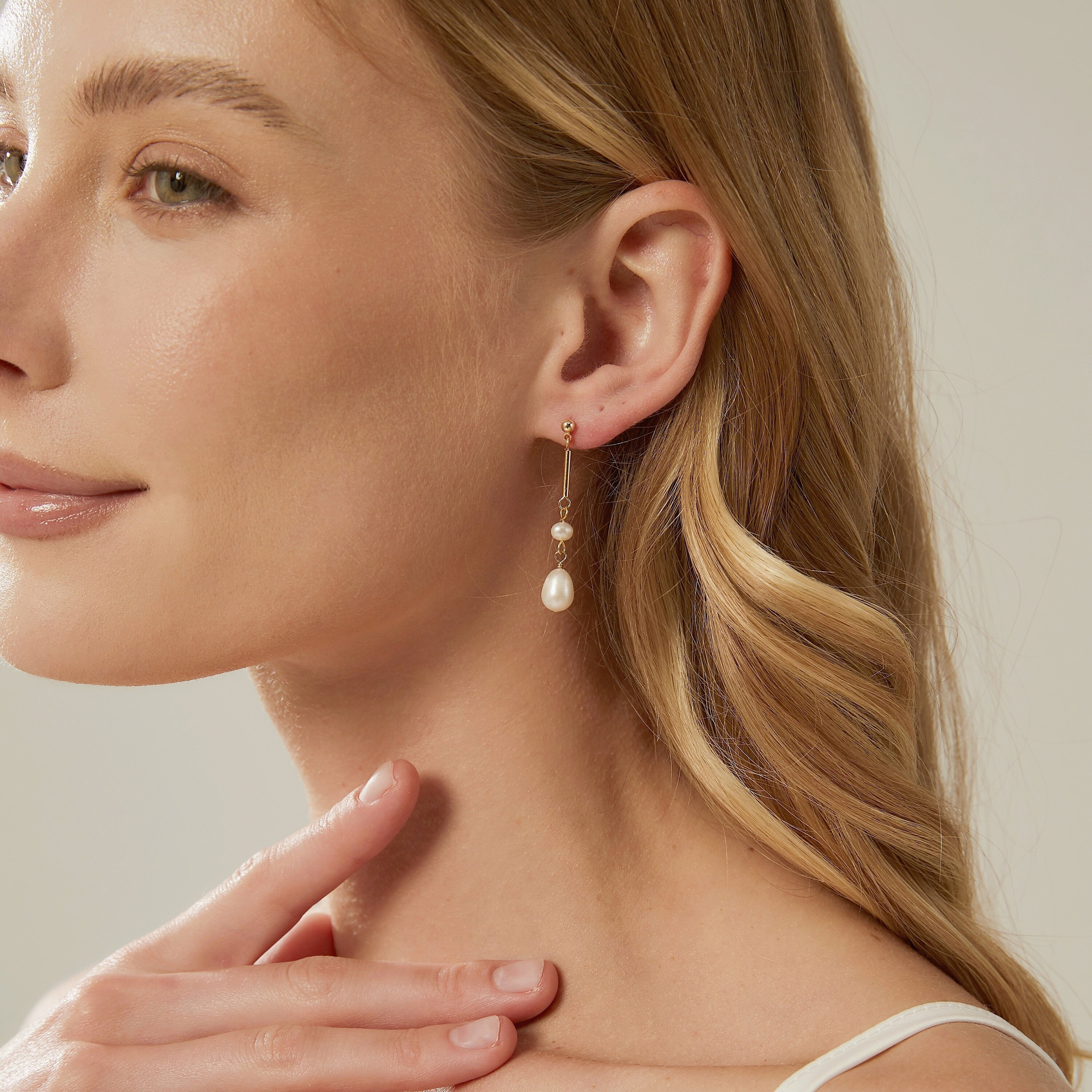 Dainty Pearl Drop Earrings