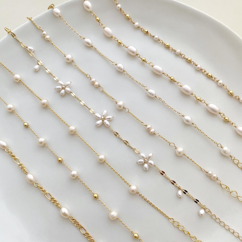 Dainty Natural Freshwater Pearl Bracelet, Pearl Beaded Bracelet, Flower Pearl Bracelet, Bridal Bracelet, Minimalist Bracelet, Bridesmaid Gifts