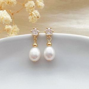 Diamond Pearl Stud Earrings,Dainty Freshwater Pearl Earrings,Gold Minimalist Drop Earrings,Bridal Earrings,Wedding Earrings,Bridesmaid Gift