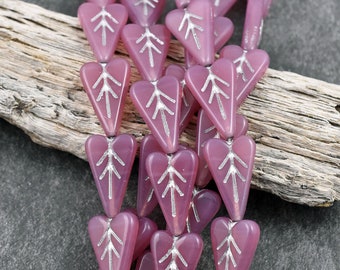 Heart Beads - Czech Glass Beads - Pink Beads - Leaf Beads - 17x11mm - 8pcs (1056)