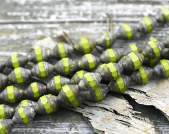 Picasso Beads - Czech Glass Beads - Turbine Beads - Vintage Czech Glass - Cathedral Beads - Chartreuse Picasso - 11x8mm - 10pcs - (3042)