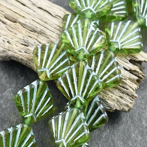 Czech Glass Beads - Diafan Beads - Deco Beads - Fan Beads - 17mm - 8pcs - (654)
