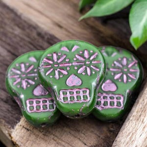 Sugar Skull Beads - Czech Glass Beads - Dia De Los Muertos - Czech Beads  - Skull Beads - 10pcs - 20x17mm - (5305)
