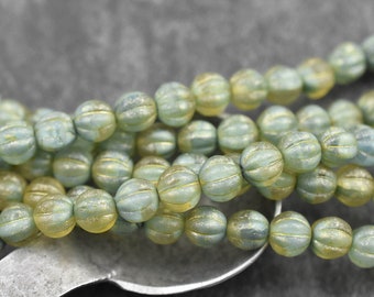 Melon Beads - Czech Glass Beads - Round Beads - Green Beads - Matte Beads - 8mm - 16pcs - (254)