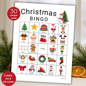 Op de afbeelding: Kerst Bingo spelkaart met feestelijke illustraties, waaronder een kerstboom, de kerstman, een rendier en een sneeuwman. De kaart heeft 30 unieke kaarten en is beschikbaar in A4 en US Letter formaten.