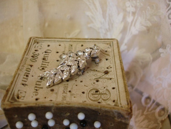 vintage rhinestone earrings . pierced earrings wh… - image 4